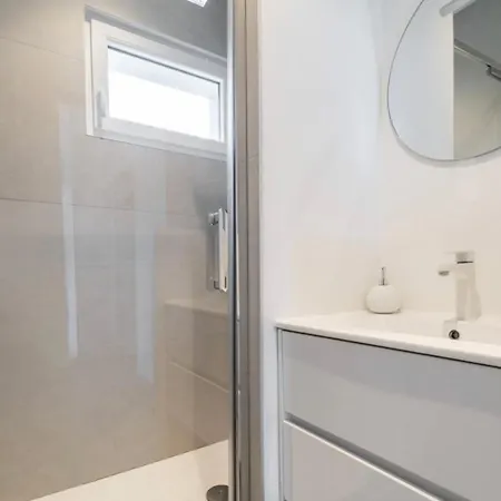 Entouree De Verdure Avec Parking Prive Villa