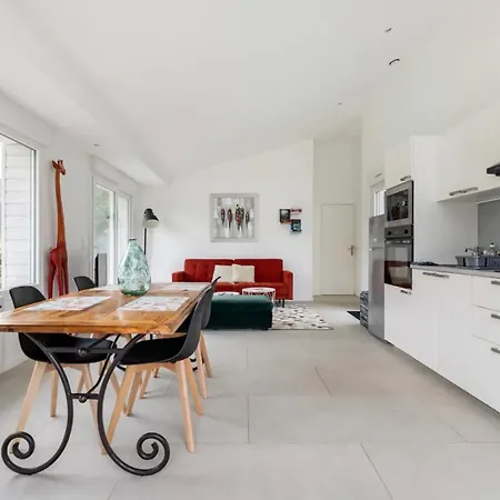 Entouree De Verdure Avec Parking Prive *