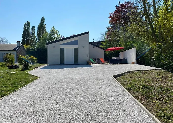 Entourée De Verdure Avec Parking Privé * Halluin