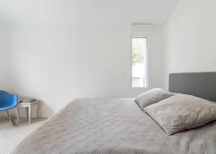 Entourée De Verdure Avec Parking Privé Villa *