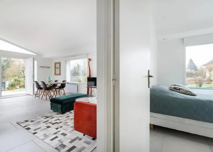 Villa Entourée De Verdure Avec Parking Privé Halluin